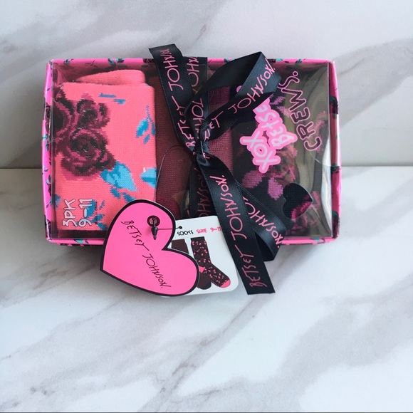 BETSEY JOHNSON 3 Pack Floral Print Gift Pack Socks - Picture 5 of 5